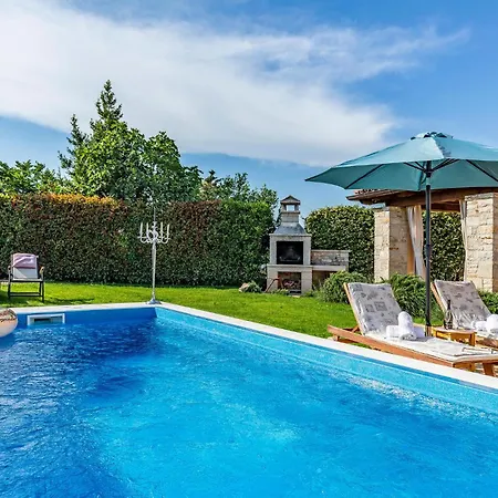 Holiday home 2 Bedroom Lovely In Sisan