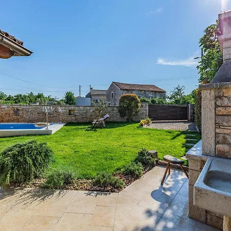 2 Bedroom Lovely In *