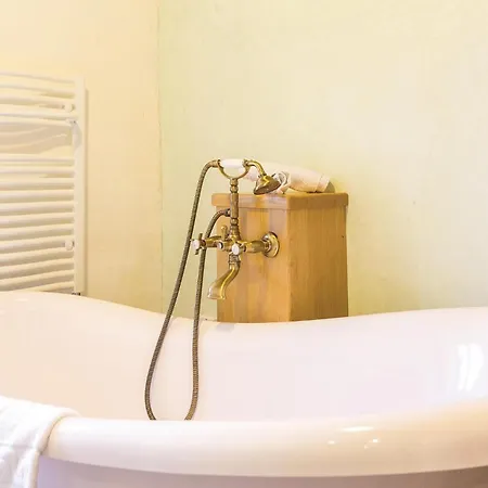 2 Bedroom Lovely In
